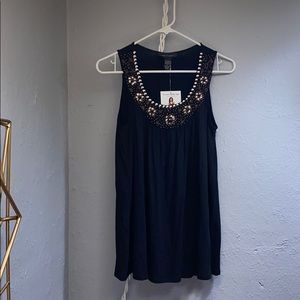 Dressier black tank top.